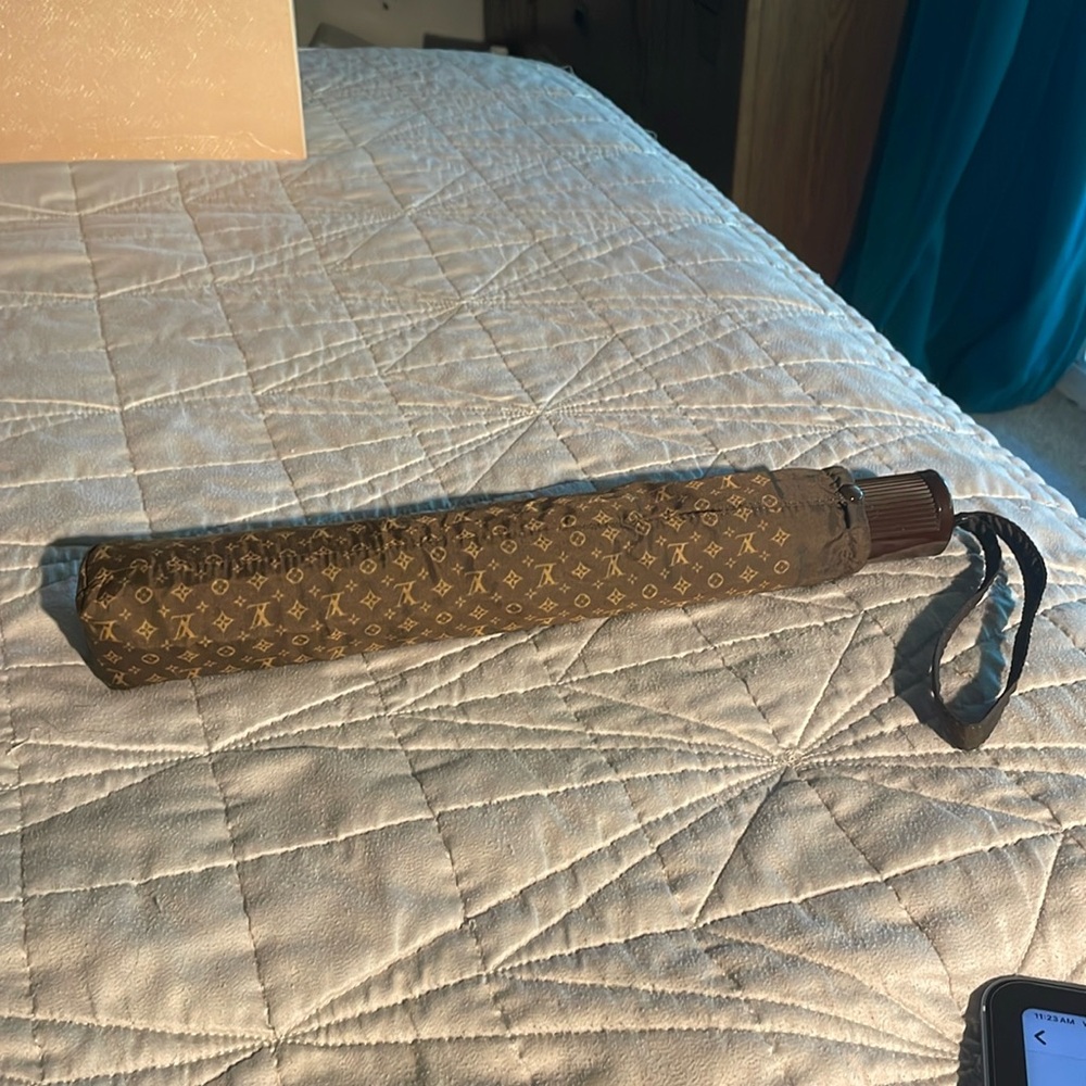 Louis Vuitton Unisex Folding Monogram Umbrella